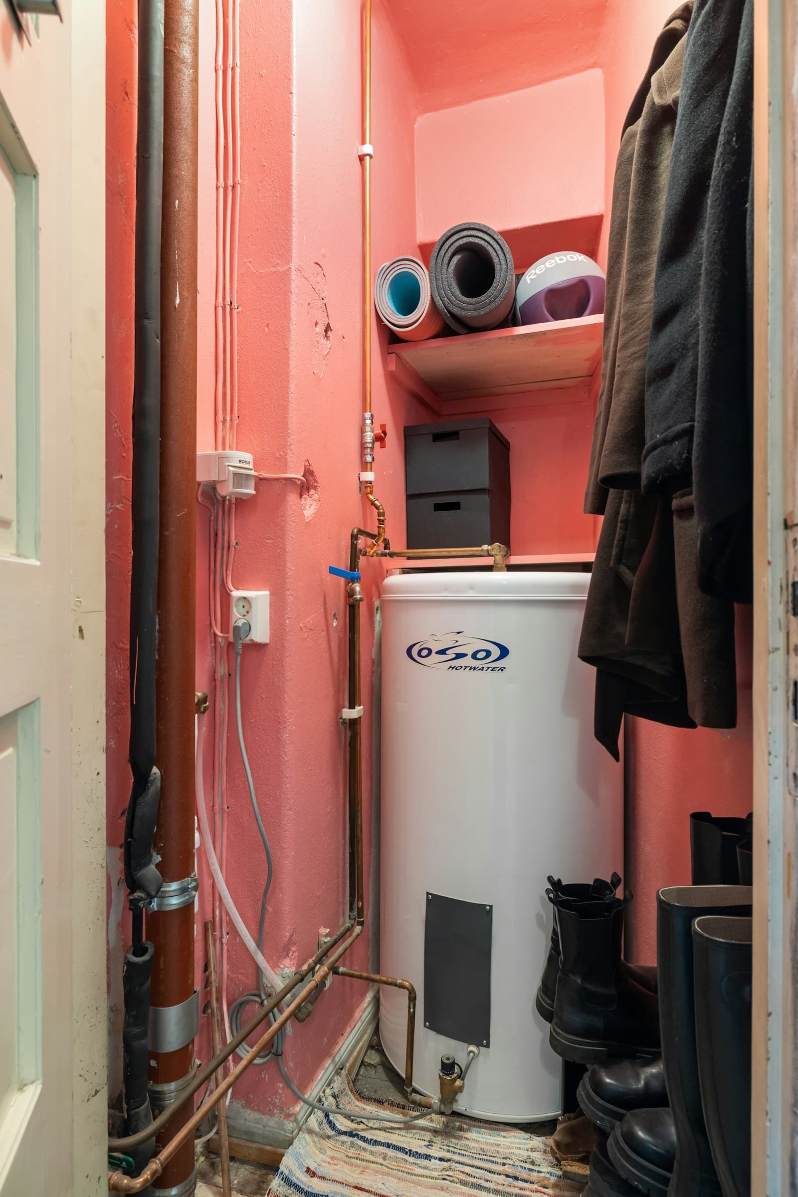 Newly installed water heater after replacement